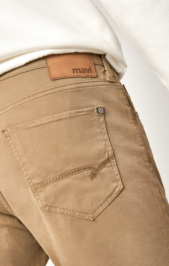 MATT RELAXED STRAIGHT LEG IN BRITISH KHAKI TWILL - Mavi Jeans