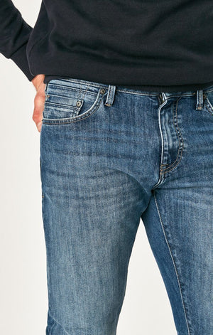 MATT RELAXED STRAIGHT LEG IN MID BLUE STANFORD - Mavi Jeans