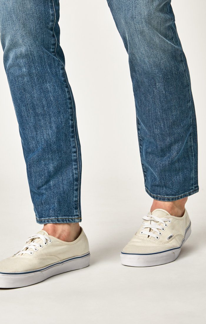 MATT RELAXED STRAIGHT LEG IN MID BLUE STANFORD - Mavi Jeans