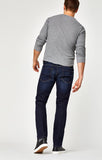 MARCUS SLIM STRAIGHT LEG IN RINSE BRUSHED WILLIAMSBURG - Mavi Jeans