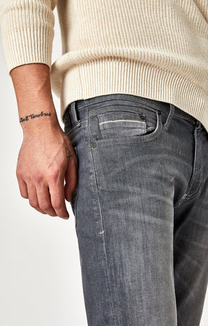 MARCUS SLIM STRAIGHT LEG IN LIGHT GREY WHITE EDGE - Mavi Jeans