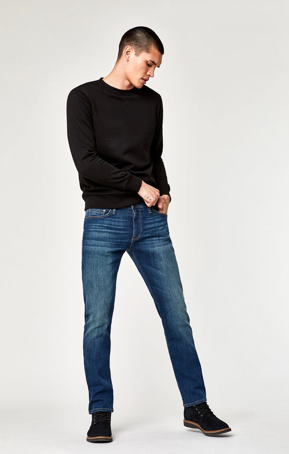 MARCUS SLIM STRAIGHT LEG IN MID SHADED WILIAMSBURG - Mavi Jeans