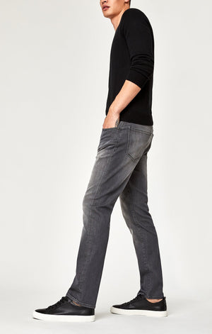 JAKE SLIM LEG IN GREY DISTRESSED WILLIAMSBURG - Mavi Jeans