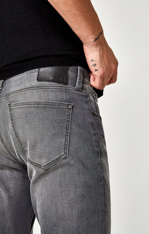 MARCUS SLIM STRAIGHT LEG IN LT GREY BROOKLYN - Mavi Jeans