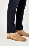 MARCUS SLIM STRAIGHT LEG IN RINSE BRUSHED STANFORD - Mavi Jeans