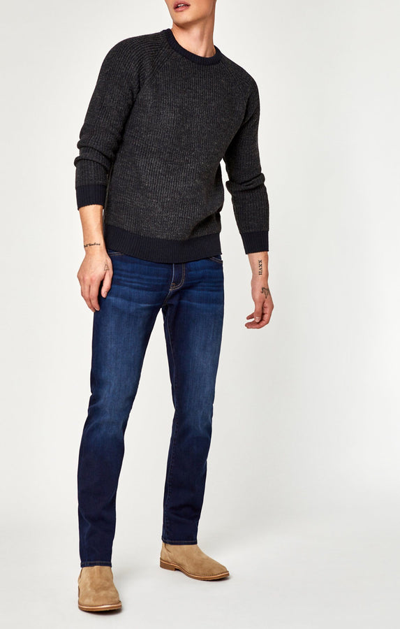 MARCUS SLIM STRAIGHT LEG IN DEEP SOFT MOVE - Mavi Jeans