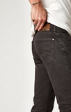 MARCUS SLIM STRAIGHT LEG IN DARK BROWN WASHED COMFORT - Mavi Jeans