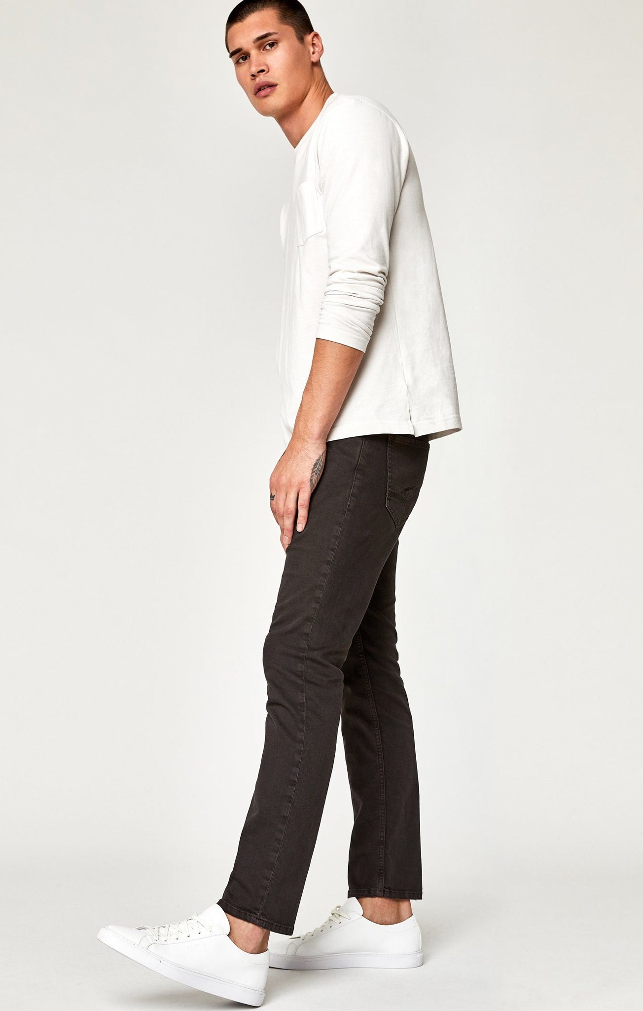 MARCUS SLIM STRAIGHT LEG IN DARK BROWN WASHED COMFORT - Mavi Jeans