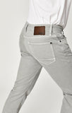 ZACH STRAIGHT LEG IN LT GREY COMFORT - Mavi Jeans