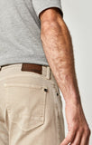 MARCUS SLIM STRAIGHT LEG IN BEIGE COMFORT - Mavi Jeans