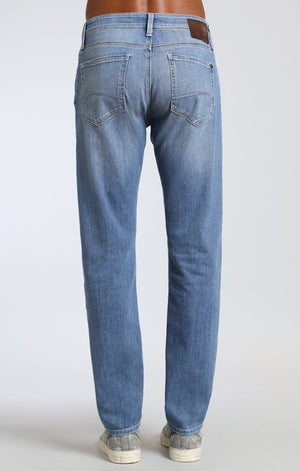 JAKE SLIM LEG IN LIGHT BLUE WILLAMSBURG - Mavi Jeans