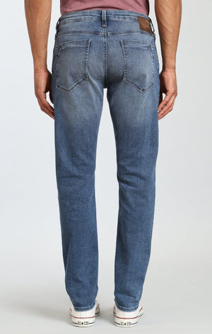 JAKE SLIM LEG IN INDIGO RIPPED CHELSEA - Mavi Jeans