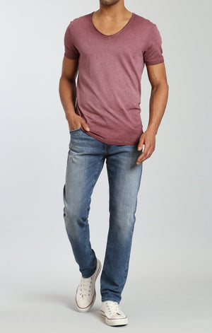 JAKE SLIM LEG IN INDIGO RIPPED CHELSEA - Mavi Jeans