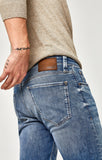 JAKE SLIM LEG IN MID BLUE BROOKLYN - Mavi Jeans