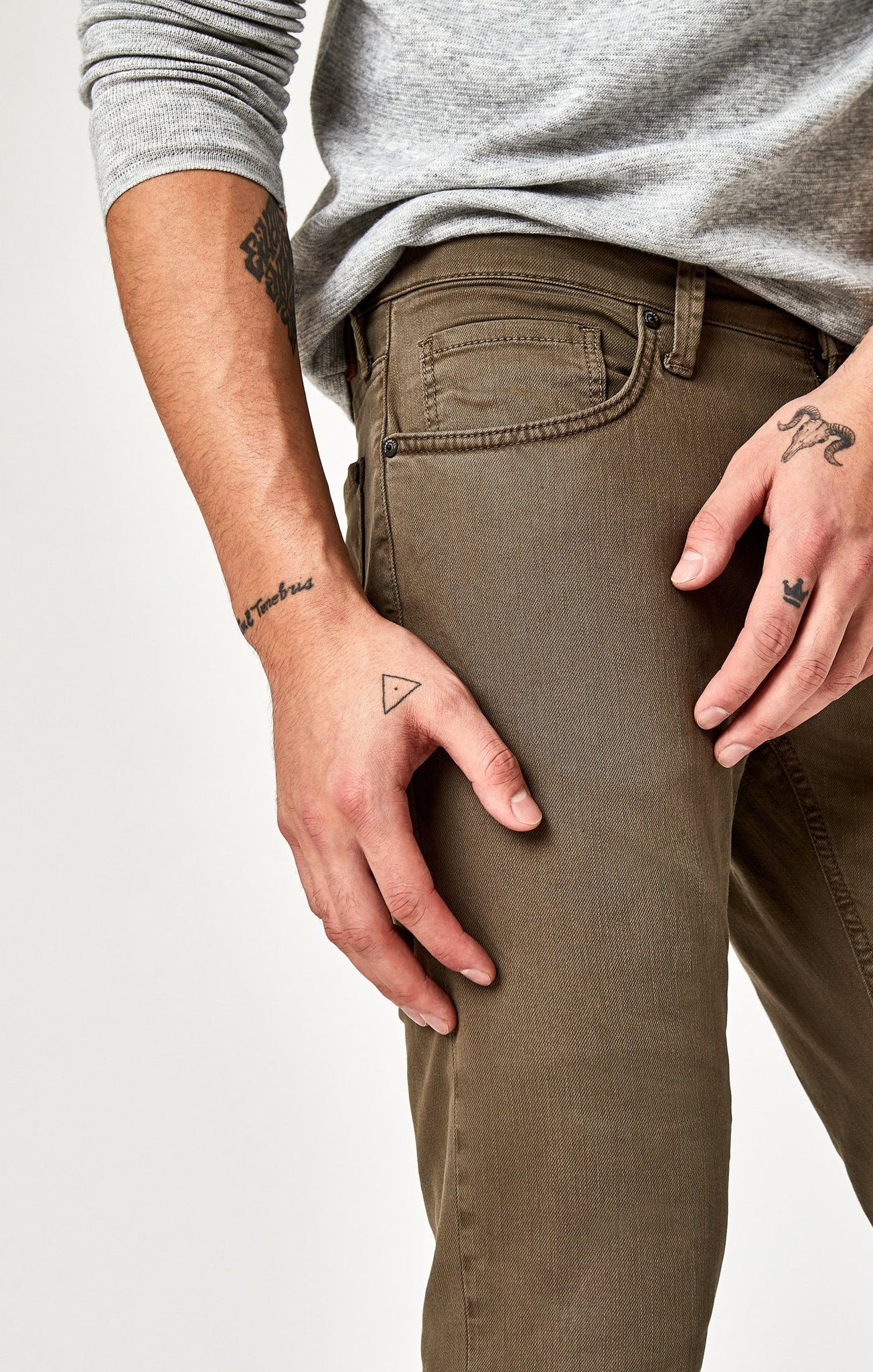 JAKE SLIM LEG IN KHAKI WASHED COMFORT - Mavi Jeans