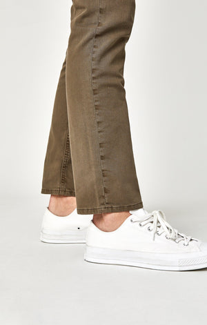 JAKE SLIM LEG IN KHAKI WASHED COMFORT - Mavi Jeans