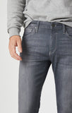 JAKE SLIM LEG IN GREY WHITE EDGE - Mavi Jeans