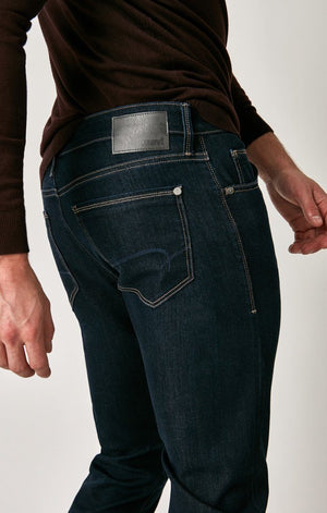 JAKE SLIM LEG IN RINSE SUPERMOVE - Mavi Jeans