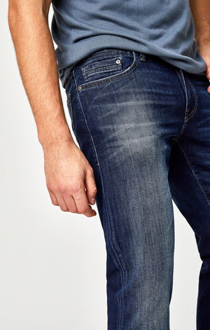 MARCUS SLIM STRAIGHT LEG IN MID TONAL WILLIAMSBURG - Mavi Jeans