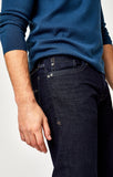 ZACH STRAIGHT LEG IN RINSE MAUI - Mavi Jeans