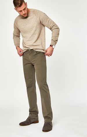 ZACH STRAIGHT LEG IN DUSTY OLIVE TWILL - Mavi Jeans