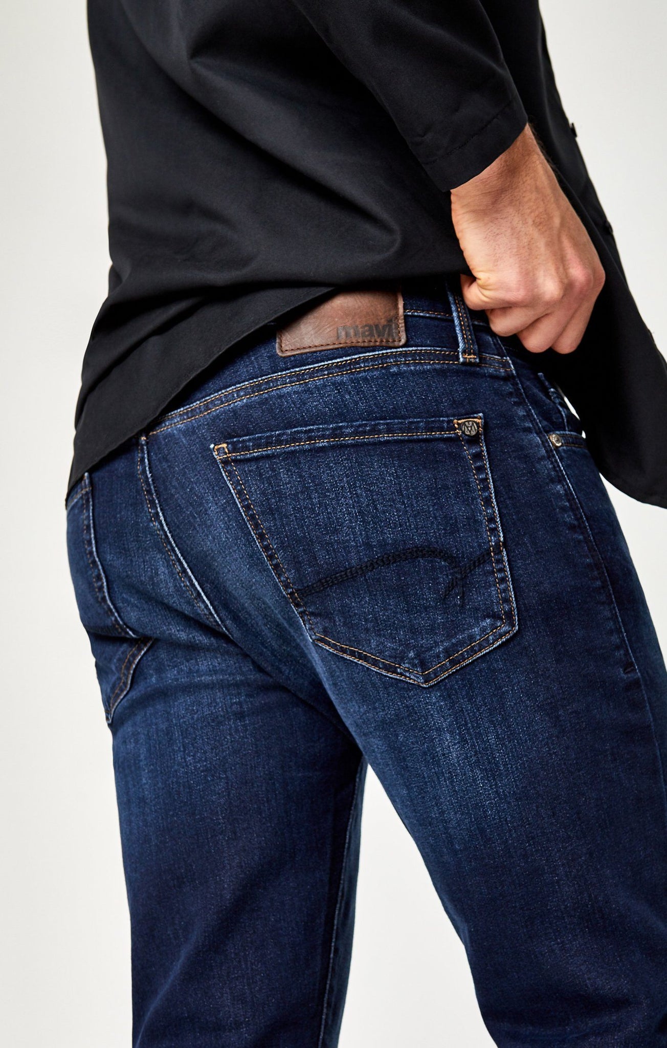 ZACH STRAIGHT LEG IN DARK BLUE WILLAMSBURG - Mavi Jeans