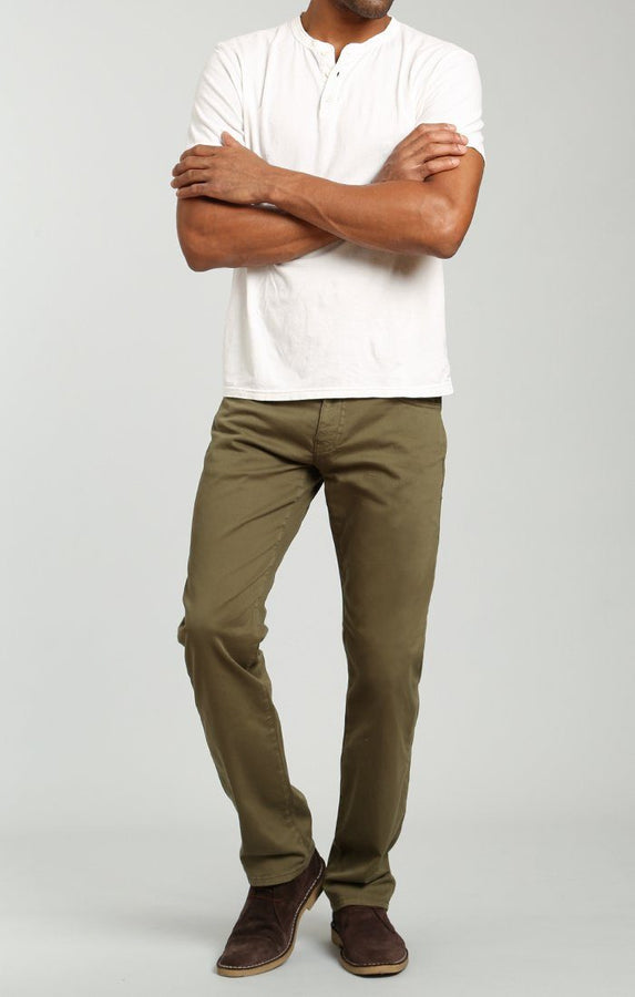 ZACH STRAIGHT LEG IN GREEN OLIVE TWILL - Mavi Jeans