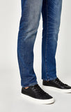 ZACH STRAIGHT LEG IN LT DESTRUCTED AUTHENTIC VINTAGE - Mavi Jeans