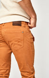 ZACH STRAIGHT LEG IN ALMOND TWILL - Mavi Jeans