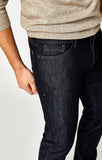 ZACH STRAIGHT LEG IN RINSE STANFORD - Mavi Jeans