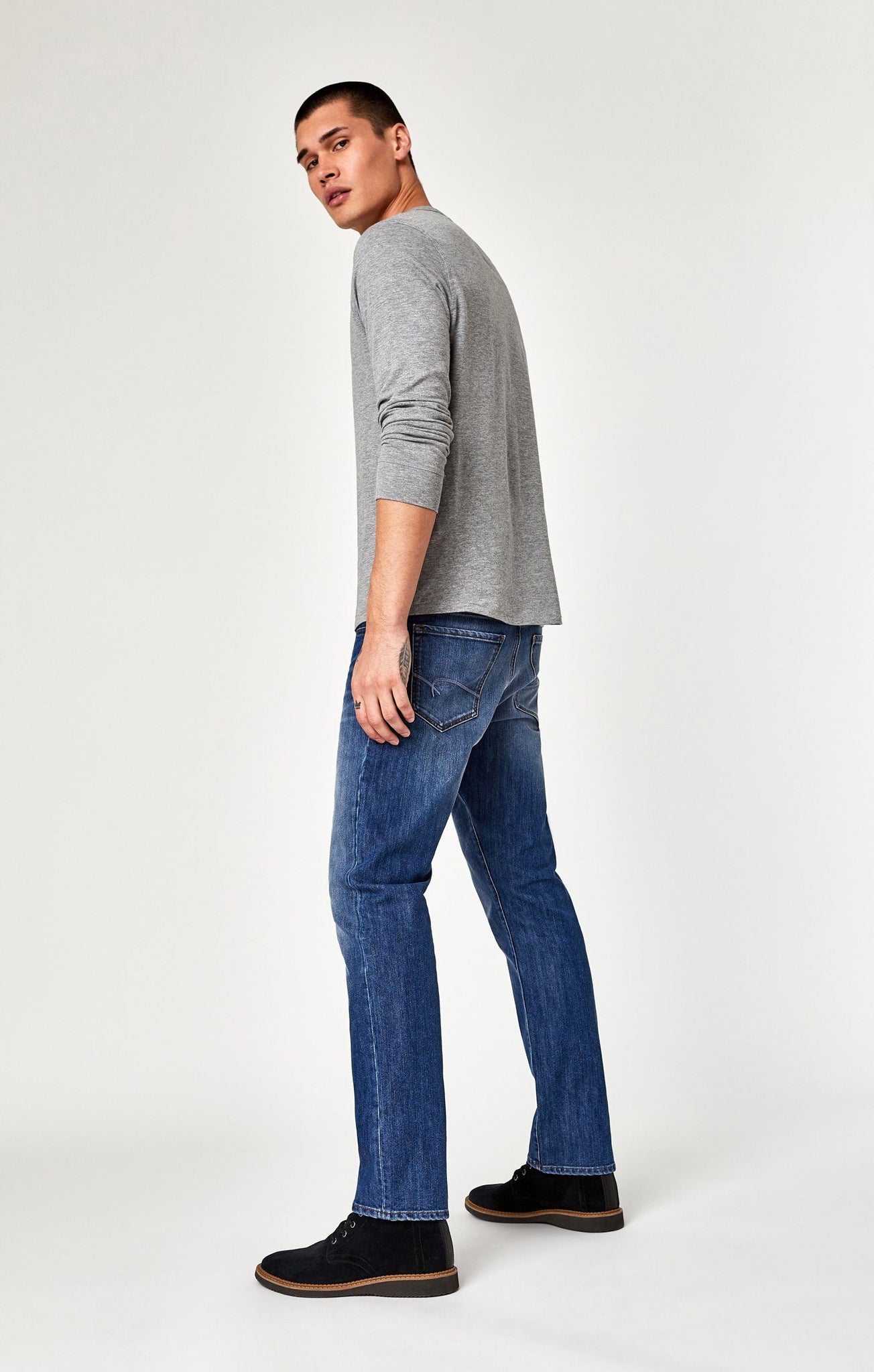 ZACH STRAIGHT LEG IN MID BRUSHED STANFORD - Mavi Jeans