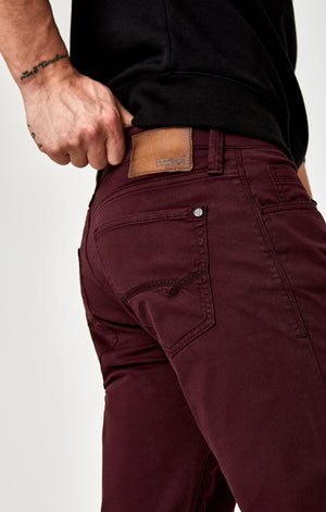 ZACH STRAIGHT LEG IN BURGUNDY TWILL - Mavi Jeans