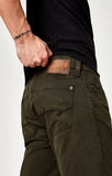 ZACH STRAIGHT LEG IN DARK GREEN TWILL - Mavi Jeans