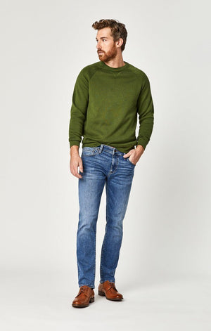 ZACH STRAIGHT LEG IN MID INDIGO CASHMERE - Mavi Jeans