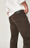 ZACH STRAIGHT LEG IN BLACK COFFEE SATEEN - Mavi Jeans