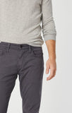ZACH STRAIGHT LEG IN BLACKENED PEARL SATEEN - Mavi Jeans