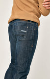 ZACH STRAIGHT LEG IN INDIGO BRUSHED MAUI - Mavi Jeans