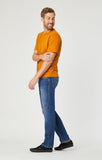 ZACH STRAIGHT LEG IN DARK INDIGO WILLIAMSBURG - Mavi Jeans