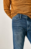 ZACH STRAIGHT LEG IN SHADED ATHLETIC - Mavi Jeans
