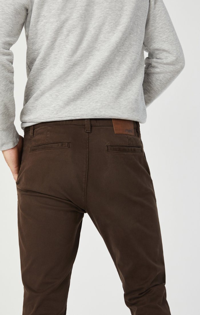 EDWARD CHINO IN COFFEE BEAN TWILL - Mavi Jeans