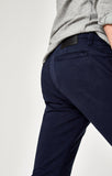 JOHNNY SLIM CHINO IN DARK NAVY TWILL - Mavi Jeans