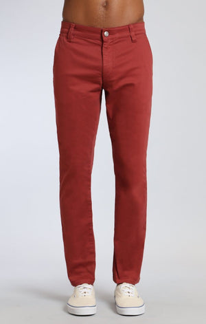 JOHNNY SLIM LEG CHINO IN ROSE WOOD TWILL - Mavi Jeans