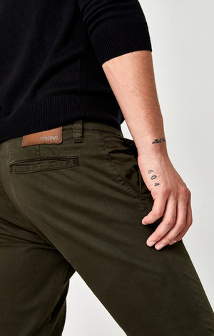 JOHNNY SLIM CHINO IN DARK GREEN TWILL - Mavi Jeans