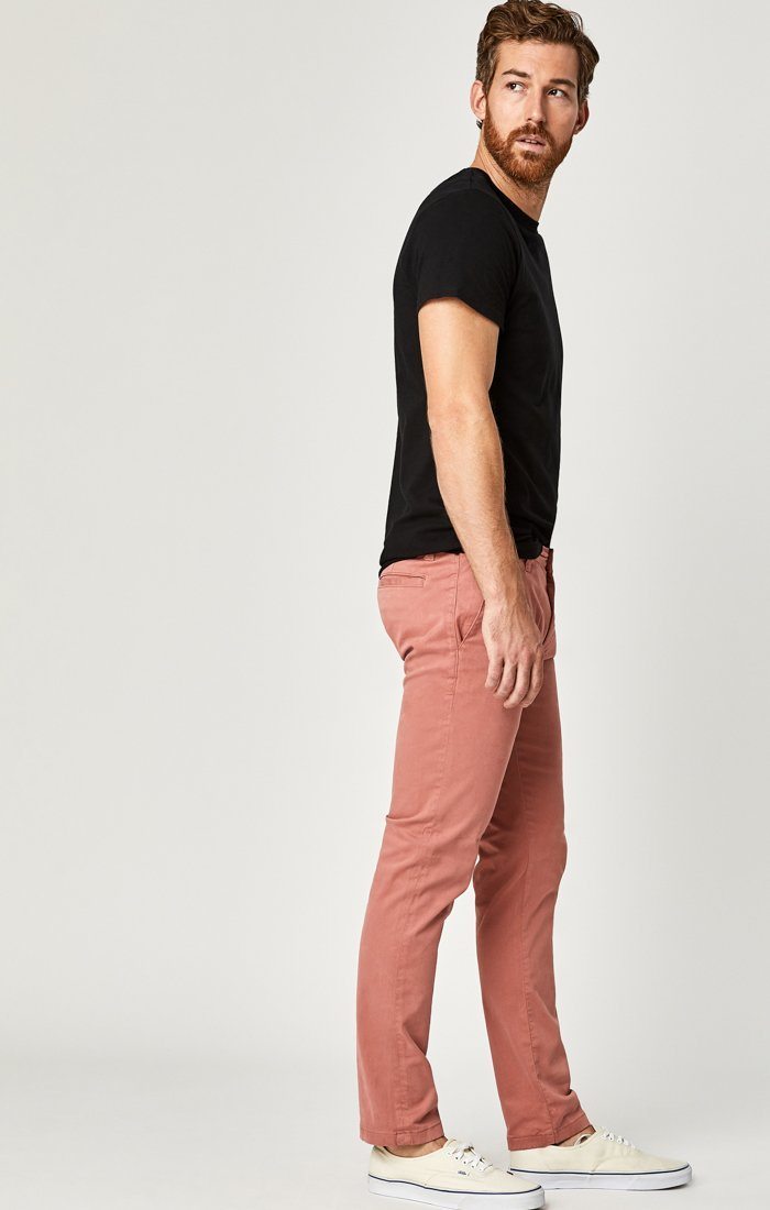 JOHNNY SLIM CHINO IN BRICK DUST SATEEN TWILL - Mavi Jeans