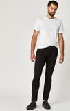 JOHNNY SLIM CHINO IN BLACK SATEEN TWILL - Mavi Jeans