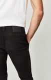 JOHNNY SLIM CHINO IN BLACK SATEEN TWILL - Mavi Jeans