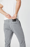 PHILIP RELAXED STRAIGHT CHINO IN SHARKSKIN TWILL - Mavi Jeans