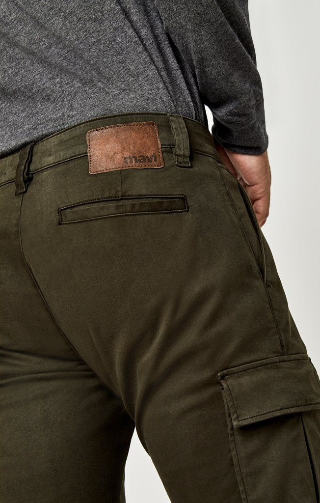 KEVIN SLIM CARGO IN DARK GREEN TWILL - Mavi Jeans