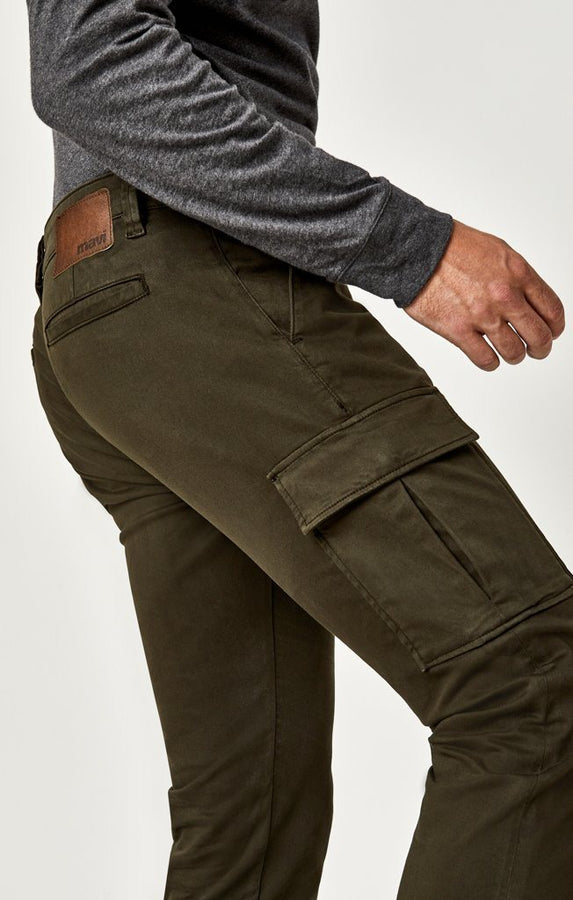 KEVIN SLIM CARGO IN DARK GREEN TWILL - Mavi Jeans