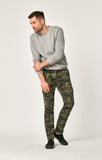 MARCUS SLIM STRAIGHT CARGO IN MILITARY CAMO - Mavi Jeans